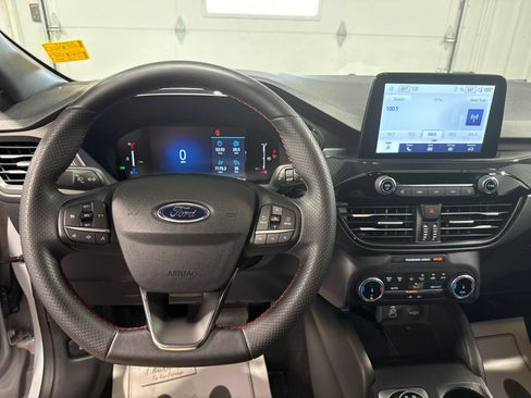 Used 2025 Ford Escape ST-Line AWD/4WD image 33