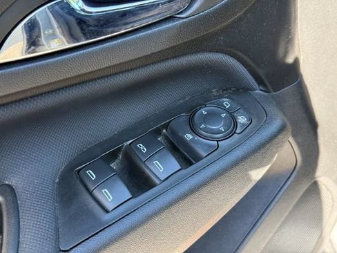 Used 2023 Chevrolet Equinox RS FWD image 10