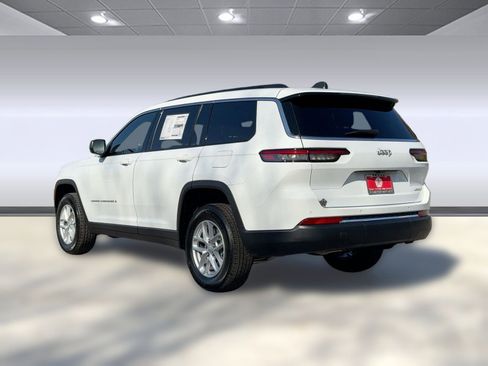 New 2025 Jeep Grand Cherokee L Laredo image 3