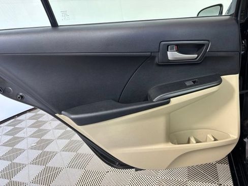 Used 2012 Toyota Camry LE FWD image 18