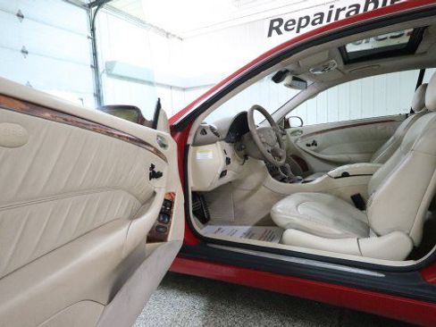 Used 2005 Mercedes-Benz CLK 320 Coupe image 9