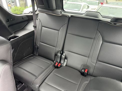 Used 2021 Chevrolet Tahoe Premier w/ Premium Package AWD/4WD image 15