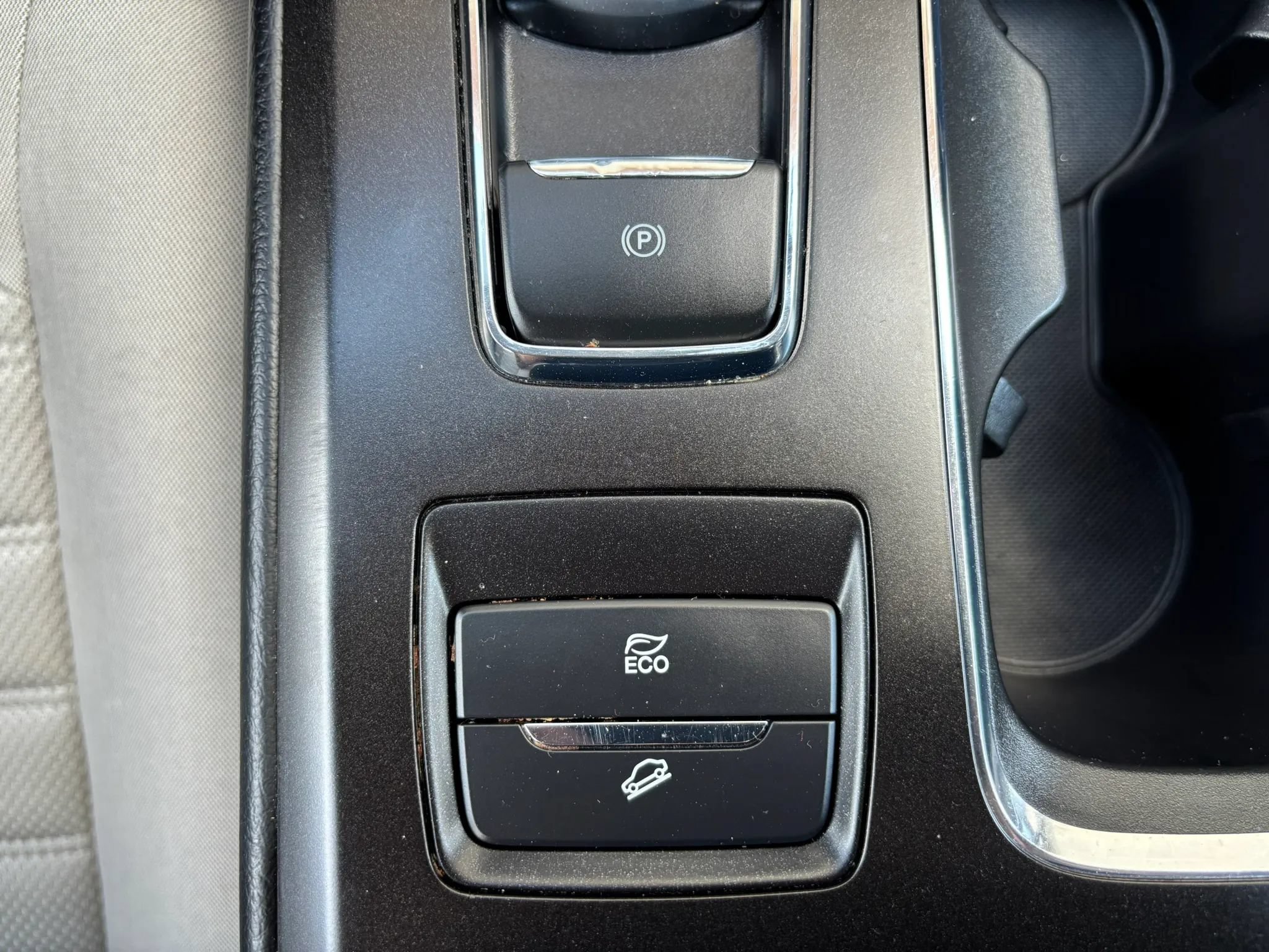 Used 2018 Ford Fusion S FWD image 32
