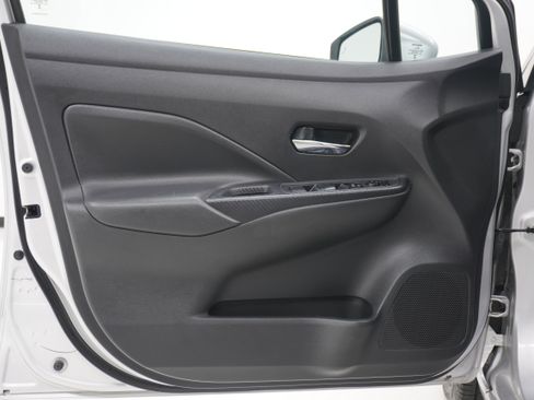 Used 2023 Nissan Versa SV FWD image 14