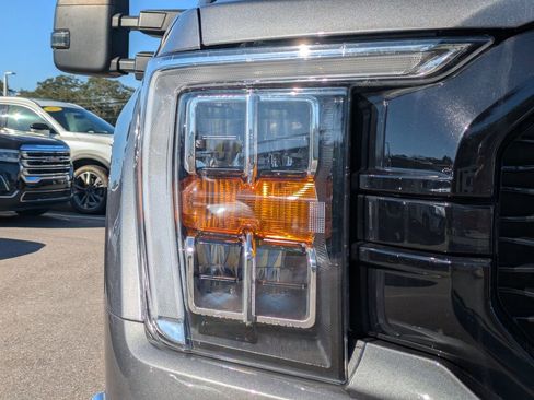 Used 2022 Ford F150 Lariat w/ Tow Technology Package image 10