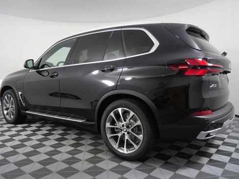 Used 2025 BMW X5 xDrive50e w/ Premium Package image 5