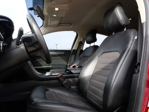 Used 2017 Ford Fusion SE w/ Equipment Group 201A image 15