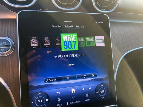 Used 2025 Mercedes-Benz C 300 Sedan image 23