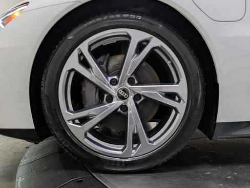 Used 2022 Audi e-tron GT Premium Plus image 12