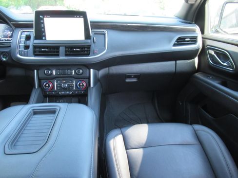 Used 2024 Chevrolet Tahoe Z71 w/ Luxury Package AWD/4WD image 14