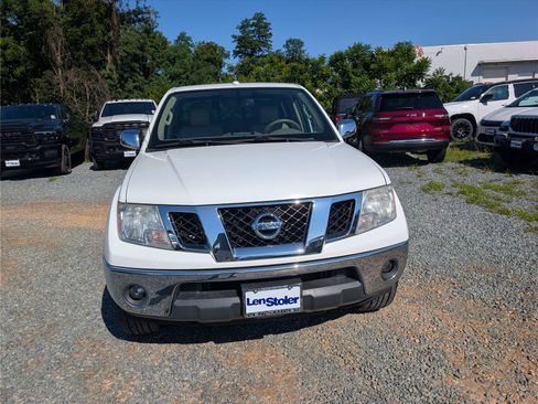 Used 2016 Nissan Frontier SL w/ Moonroof Package AWD/4WD image 8