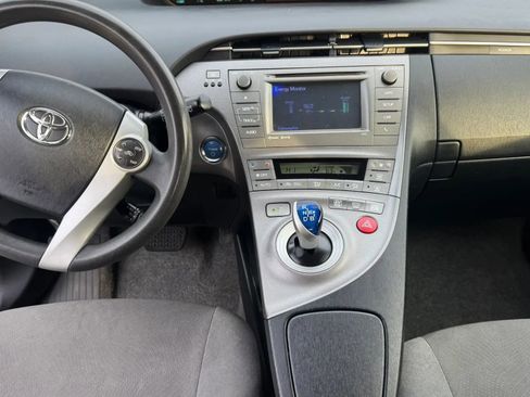 Used 2014 Toyota Prius Three FWD image 17