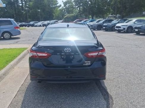 Used 2018 Toyota Camry XLE w/ Audio Package FWD image 5