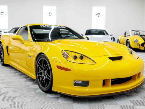 Used 2008 Chevrolet Corvette Z06 w/ Preferred Equipment Group RWD image 5