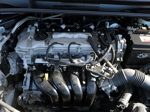 Used 2021 Toyota Corolla LE image 10