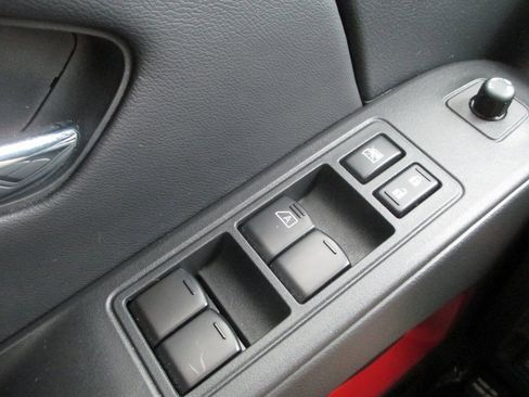 Used 2025 Nissan Frontier PRO-4X w/ Pro Premium Package image 27