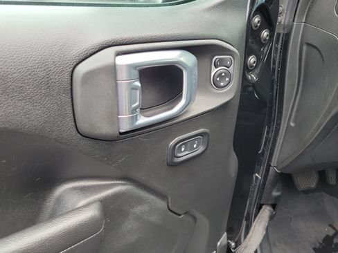 Used 2023 Jeep Wrangler Unlimited Sport AWD/4WD image 19