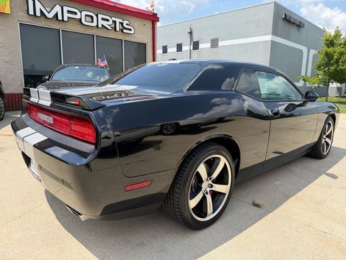 Used 2014 Dodge Challenger SRT8 RWD image 15