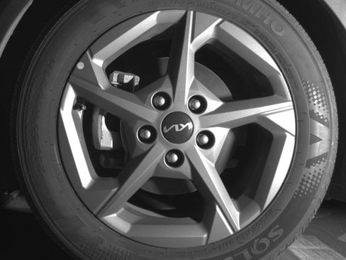 Used 2025 Kia K4 LXS image 12