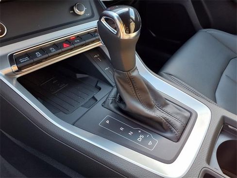New 2025 Audi Q3 2.0T Premium image 10