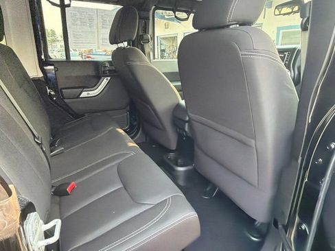 Used 2013 Jeep Wrangler Unlimited Sahara w/ Connectivity Group AWD/4WD image 11
