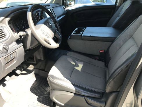 Used 2017 Nissan Titan 4x4 Crew Cab image 7