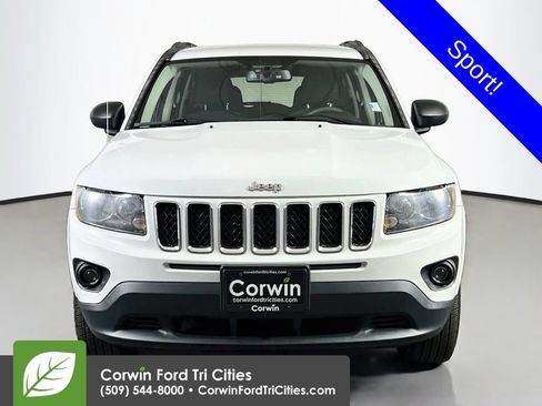 Used 2017 Jeep Compass Sport w/ Power Value Group AWD/4WD image 4