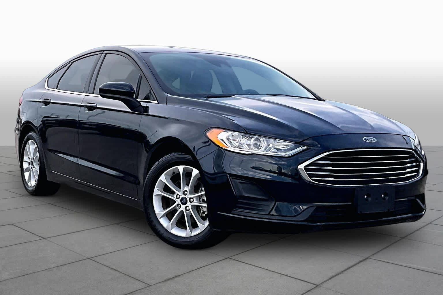 Used 2020 Ford Fusion SE FWD image 3