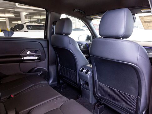 New 2025 Mercedes-Benz GLB 250 image 24