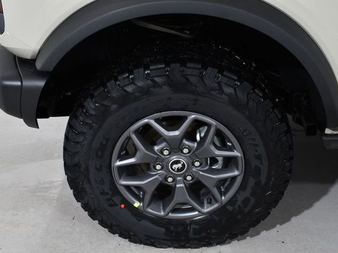 New 2025 Ford Bronco Badlands image 24