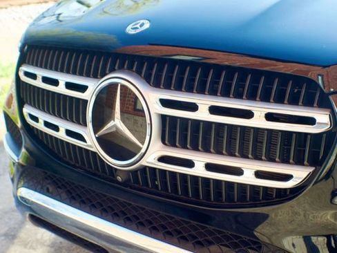 Used 2025 Mercedes-Benz GLE 350 4MATIC w/ 3rd Row Seat Package image 9