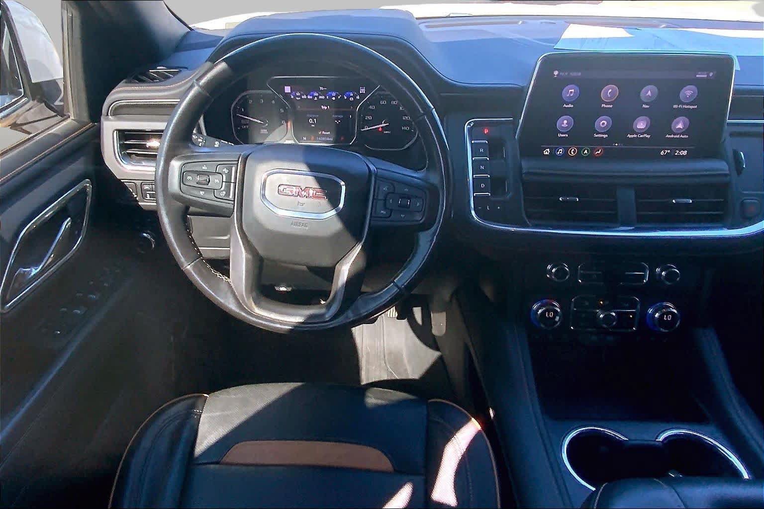 Used 2021 GMC Yukon AT4 w/ AT4 Premium Package AWD/4WD image 6