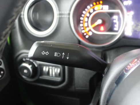 Used 2018 Jeep Wrangler Unlimited Sahara AWD/4WD image 35