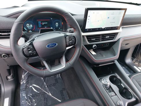 Used 2025 Ford Explorer ST-Line w/ Premium Package image 18