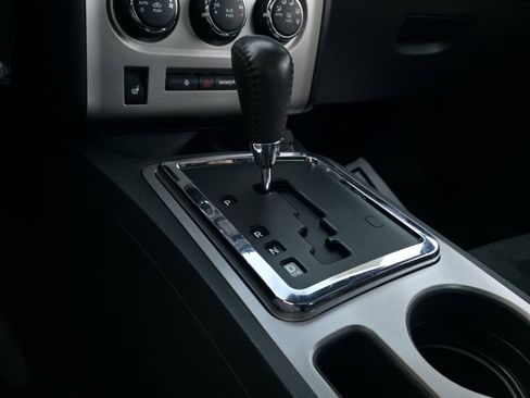 Used 2012 Dodge Challenger SRT8 w/ Premium Sound Group image 27