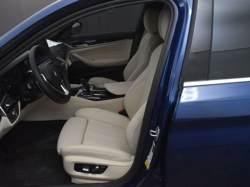 Used 2023 BMW 530i w/ Premium Package RWD image 8