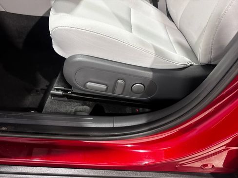 Used 2025 Hyundai Kona SEL FWD image 19