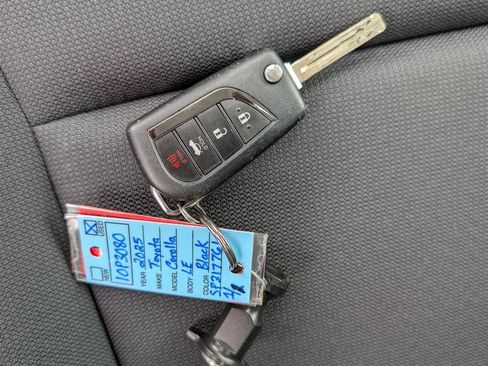 Used 2025 Toyota Corolla LE FWD image 30