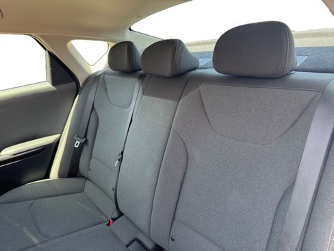 Used 2025 Kia K4 FWD image 16