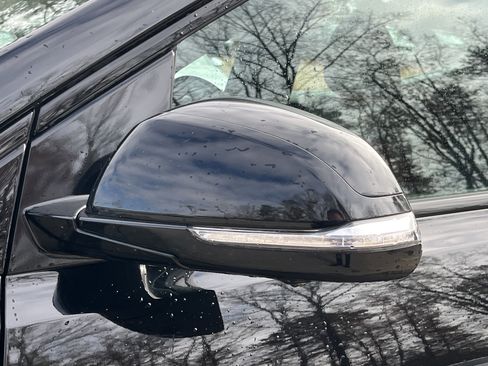 Used 2023 Chevrolet Bolt EUV Premier w/ Super Cruise Package image 33