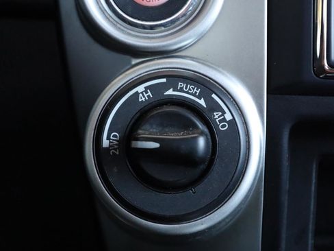 Used 2017 Nissan Titan SV AWD/4WD image 31