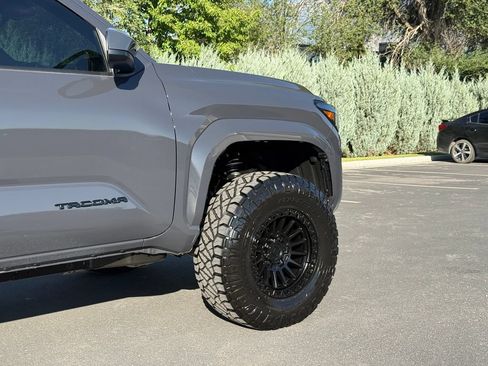 Used 2024 Toyota Tacoma SR5 AWD/4WD image 7