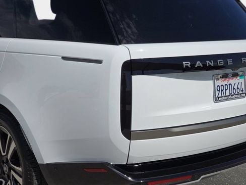 Certified 2025 Land Rover Range Rover SE AWD/4WD image 36
