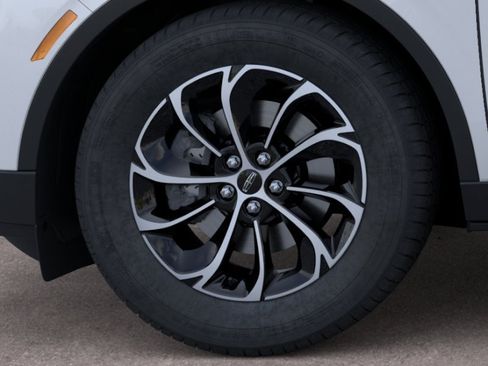 New 2026 Lincoln Nautilus Premier AWD/4WD image 19