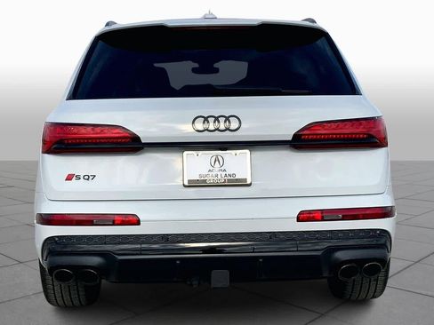 Used 2025 Audi SQ7 Premium Plus w/ Executive Package image 4
