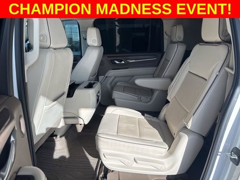 Used 2023 GMC Yukon XL Denali image 9
