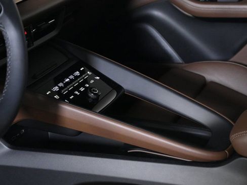 Certified 2025 Porsche Macan 4 Electric image 23