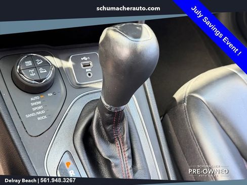 Used 2020 Jeep Cherokee Trailhawk w/ Cold Weather Group AWD/4WD image 28