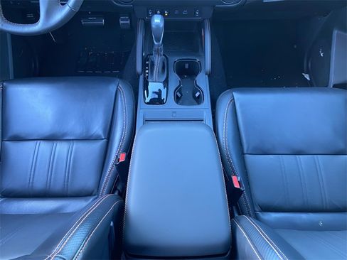 Used 2023 Nissan Frontier PRO-4X w/ Pro-4X Premium Package image 16