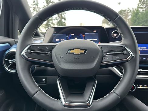 New 2026 Chevrolet Equinox EV LT image 23